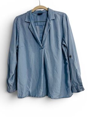 J. jill Denim Chambray Blouse Sz MP Roll Tab Sleeve V-neck Chambray Tencel‎